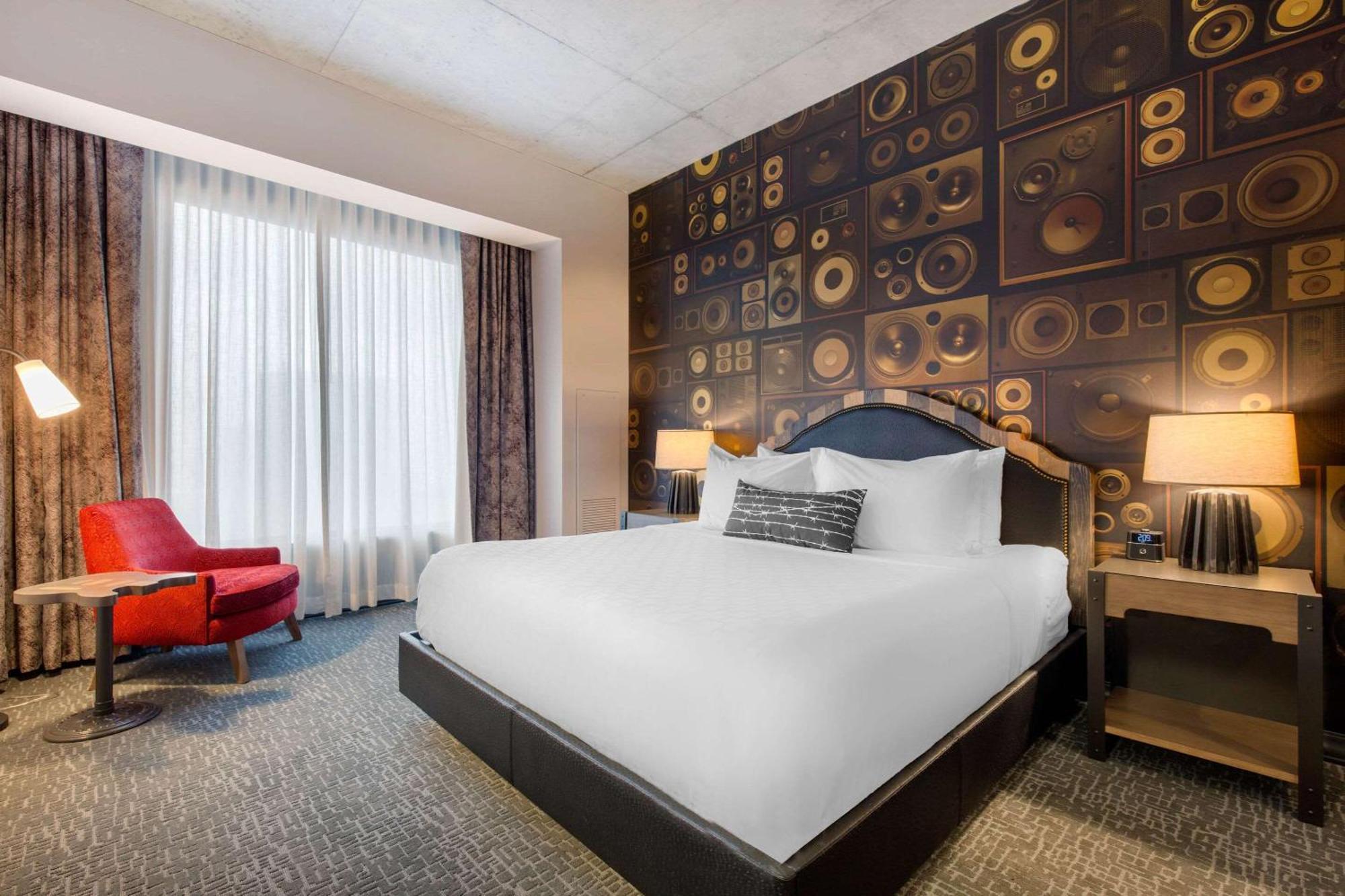 Cambria Downtown 4*